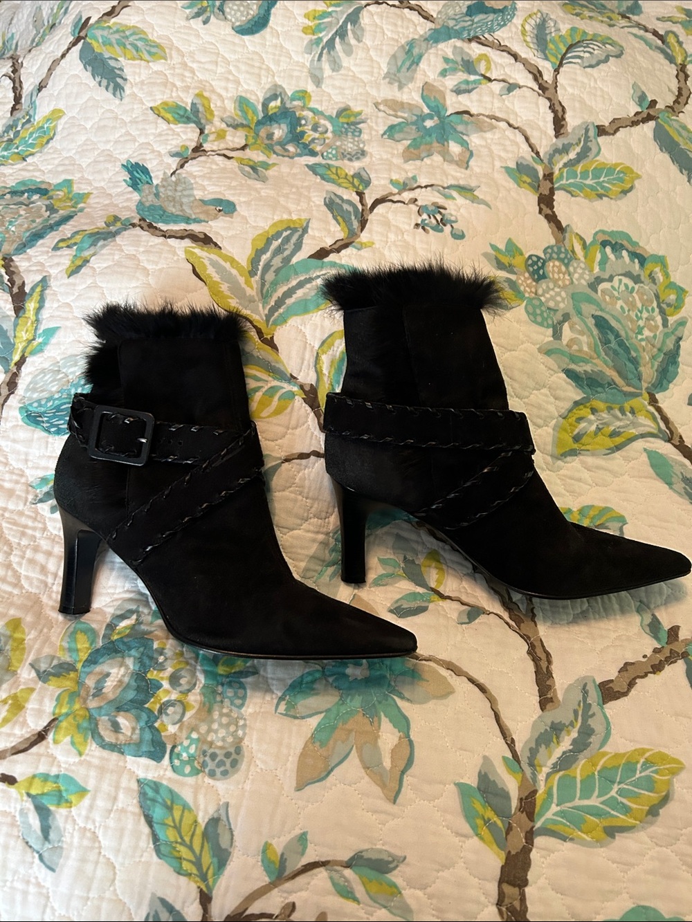 Chic Antonio Melani Booties